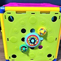 立って!座って!ハイハイで! 頭と体の知育ボックスDX(つかまりだち、おもちゃ収納)の画像