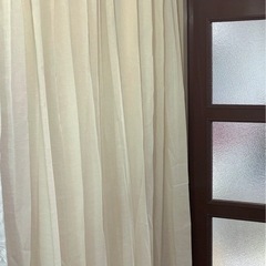 カラーシフォンカーテン  クリーム 2枚組の画像