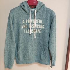 メンズ　グリーンのパーカーМサイズ