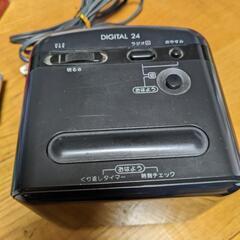 SONYキューブ型目覚ましラジオ週末迄に決まら無ければ捨てます。の画像