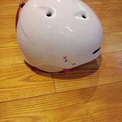 子供用のヘルメットの画像