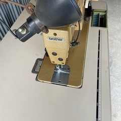 現状品 ミシン ブラザーbrother DB2-B737-403
の画像