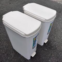 足踏み式ゴミ箱　２個セットの画像