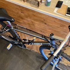 前輪タイヤ・前輪チューブ新品！】アルミフレーム 3×7速 700×28cクロス