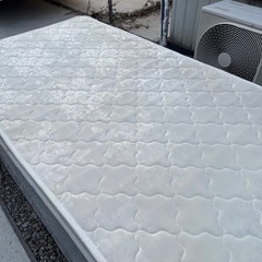 マットレス　シングル　ベッドの画像