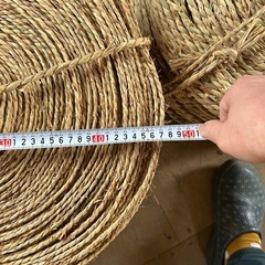④わら縄大巻1分5厘直径48センチ高さ23センチ9.8キロの画像
