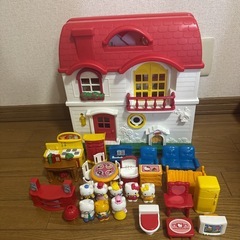 ハローキティ　ドールハウス