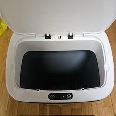 自動開閉式ゴミ箱の画像