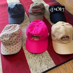 女性帽子の画像