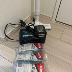 （受渡予定者決定済）マキタ 掃除機（紙パック付）の画像