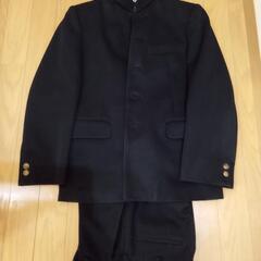 小さめ一般的な学生服です