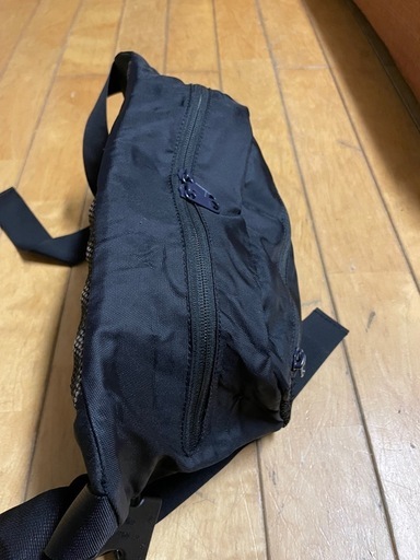 ヘリーハンセンのウエストバッグです。黒