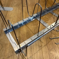 シンク下などのフライパン、鍋置きの画像