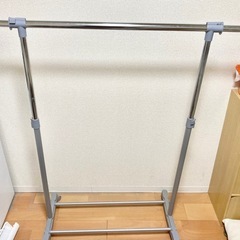 ハンガーラックの画像
