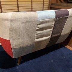 パッチワーク3人掛けソファ青系の画像