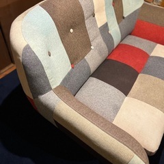 パッチワーク3人掛けソファ青系の画像