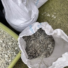 砂利　土嚢3個の画像