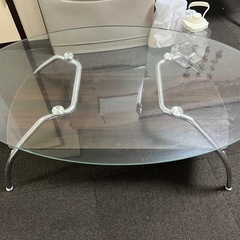 ガラステーブルの画像