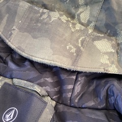 VOLCOM ボルコム  スノーウェア　
メンズ US XL  迷彩の画像