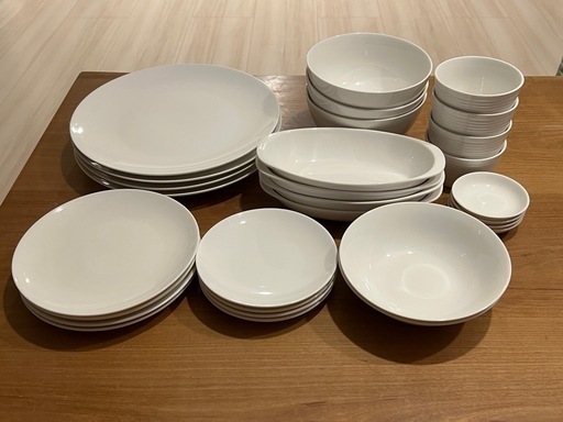 3/20迄】ニトリ 白統一食器セット (kozo) 鵜沼の食器の中古あげます