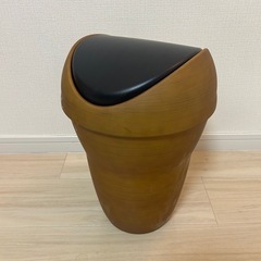 木目調のゴミ箱