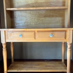 カントリー家具　カップボードの画像