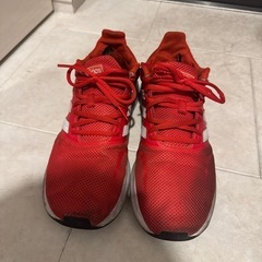 adidas スニーカー