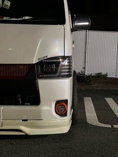 ハイエース　ヘッドライト