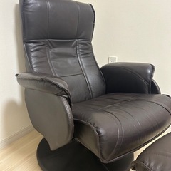 オットマン付リクライニングチェアの画像