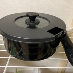 取っ手・フタつき小型鍋