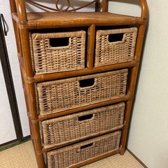 籐の4段キャビネット