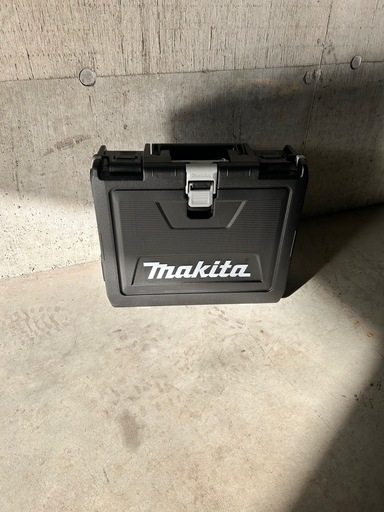 新品、未開封　　マキタTD173DRGX Blue 18v 充電式インパクトドライバー　　バッテリー2個、充電器