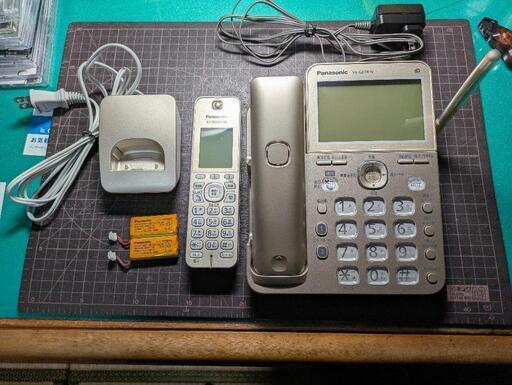 Panasonicｺｰﾄﾞﾚｽ電話機VE−GD78DL