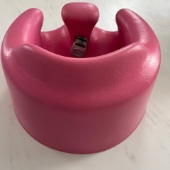 Bumbo バンボ グレープ　ベビーシート チェア 安全ベルト付きの画像