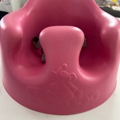Bumbo バンボ グレープ　ベビーシート チェア 安全ベルト付きの画像