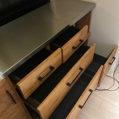 キッチンカウンター、カップボード、木目、ステンレス天板