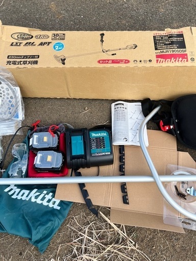 売り切れました マキタ MUR190SDSF 充電式草刈機 バッテリー2個付き