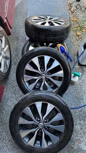 日産C27純正ホイール 195/65R16（タイヤ状態不良）