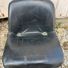 1️⃣イス 座席 田植機 トラクター コンバイン 部品 中古
