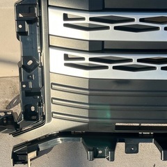 デリカＤ5フロントグリルの画像