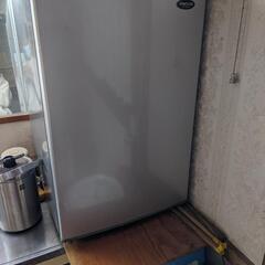 2無料で差し上げます  小さい冷蔵庫