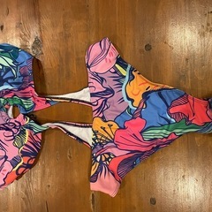 SHEIN カラフルフローラルワンピース水着