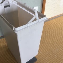 ゴミ箱　ペール　ニトリの画像