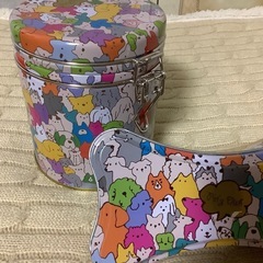 空缶　小物入れ　犬デザイン 骨型缶 円形缶　ワンコいっぱい　2個