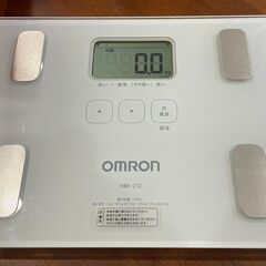 【受け渡し完了】沢山のお問い合わせ、ありがとうございました。オムロン　体重体組成計　HBF-212　カラダスキャン白の画像