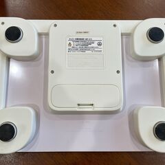 【受け渡し完了】沢山のお問い合わせ、ありがとうございました。オムロン　体重体組成計　HBF-212　カラダスキャン白の画像