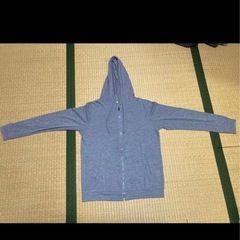 薄手パーカー