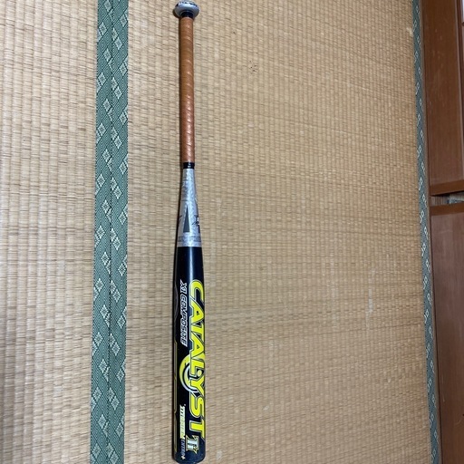 飛び過ぎ注意　 ソフトボール3号バット　 カタリスト　MAXタイプ