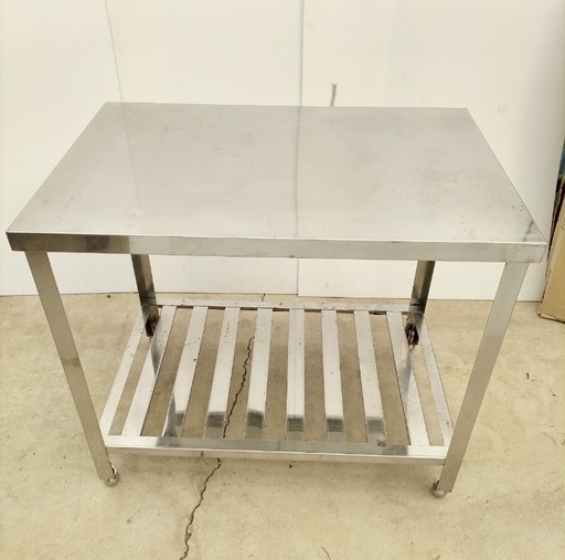 直接引取り5%OFF　ステンレス作業台 幅900×奥行き600×高さ800ｍｍ 作業台 調理台 サーバー台 業務用 厨房用品 厨房機器 飲食店 事業用 屋外 台 棚