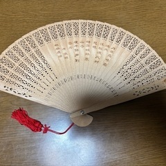 木製扇子　シンガポールで購入の画像